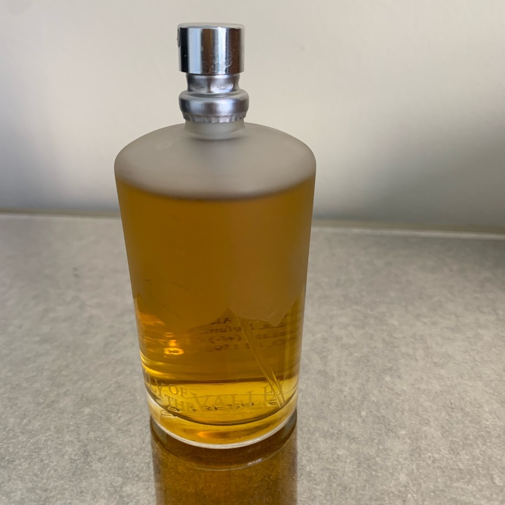 Penhaligon's Lily of the Valley Perfume with Gold Hue - Picture 3 of 12